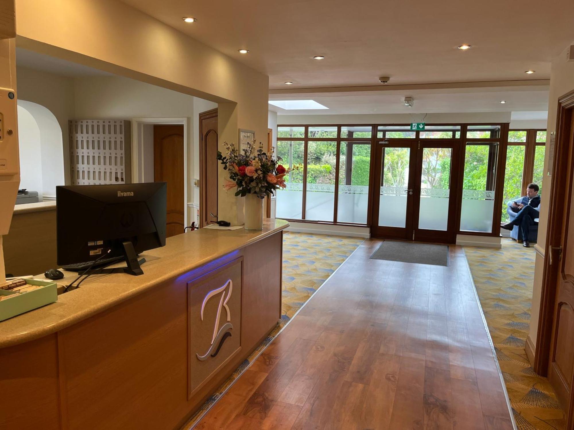 Biarritz Hotel St Brelade Kültér fotó
